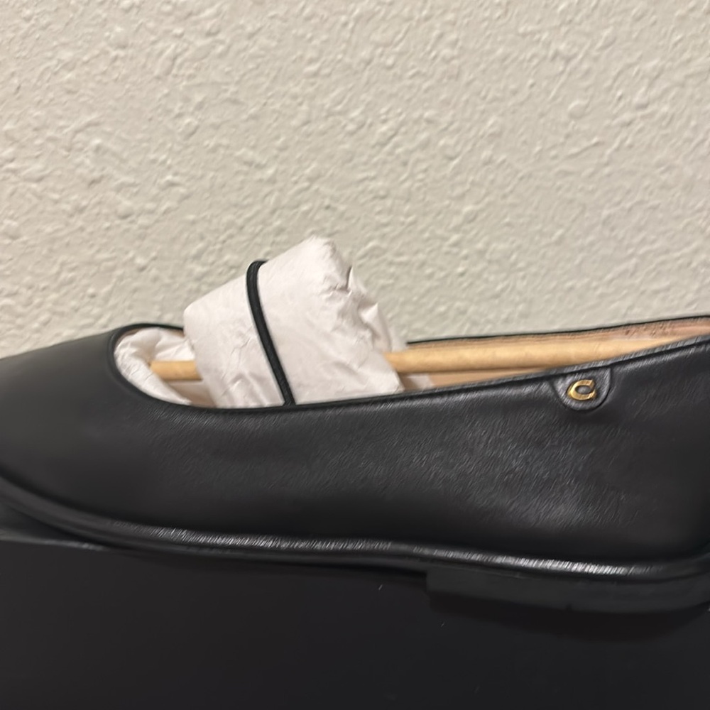 Coach Elegant Black Leather Flats - Picture 4 of 7